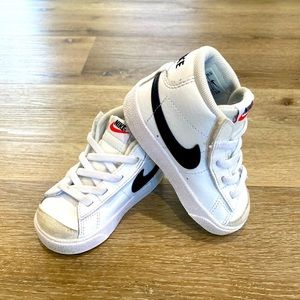 Nike Blazer Mid '77
Baby/Toddler Shoes - Size 6C